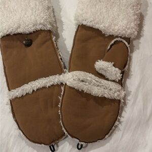 UGG Chestnut Brown Shearling Mittens